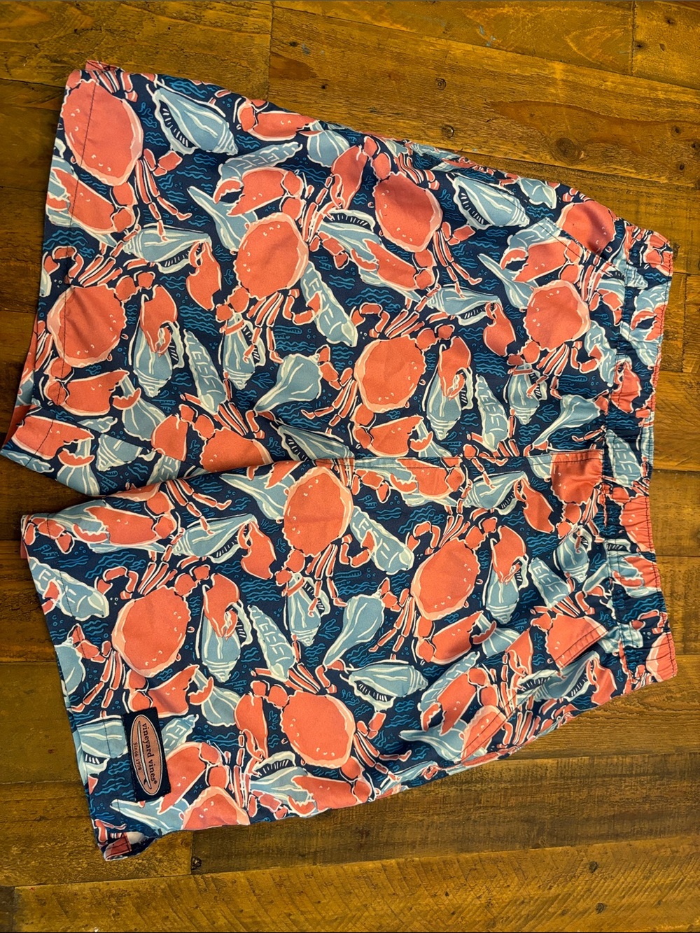 Men's Vineyard Vines Crab-Print Swim Hybrids - Navy & Coral